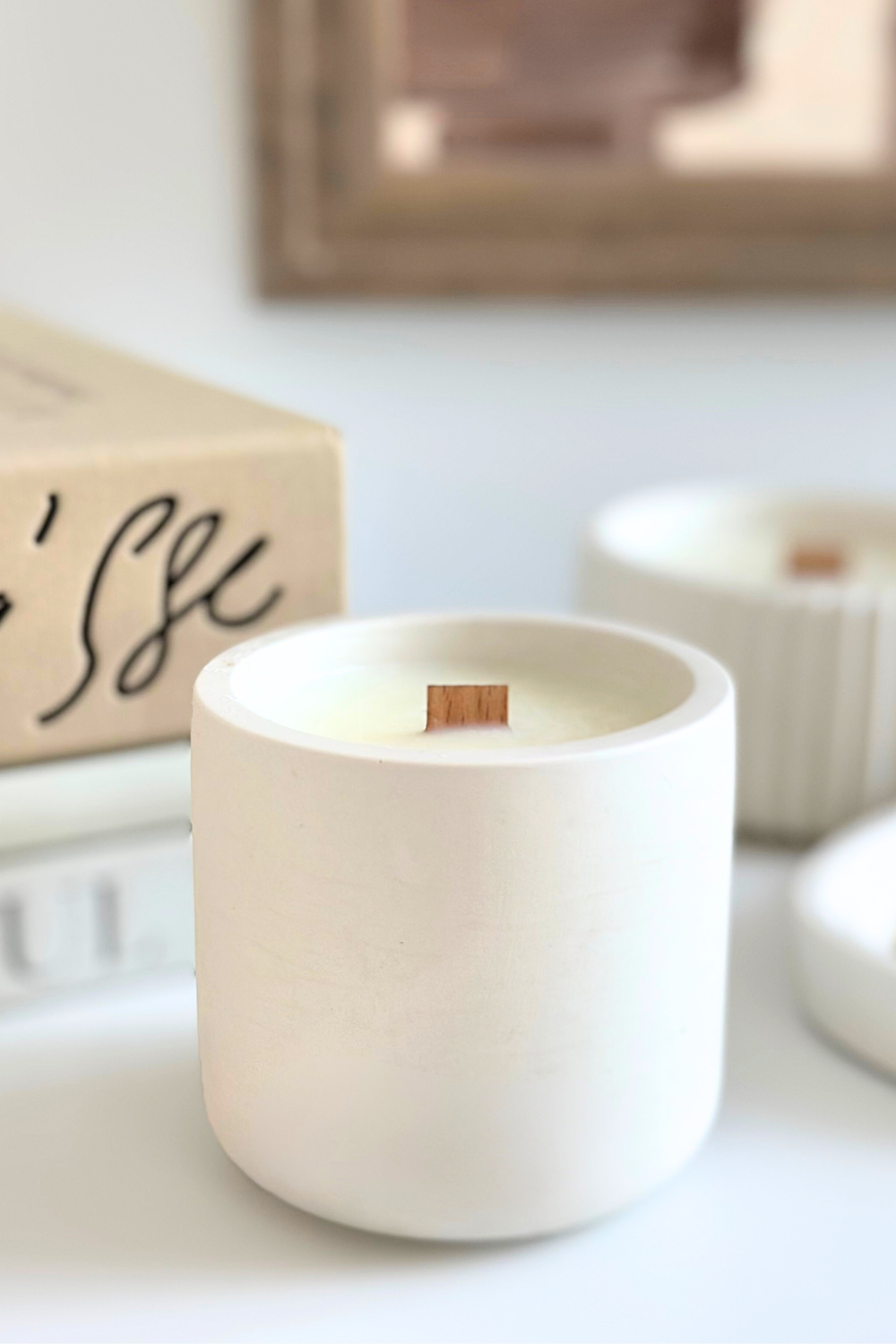 Lillow - Świeca sojowa w gipsowej formie - beż - Uszyto w Polsce