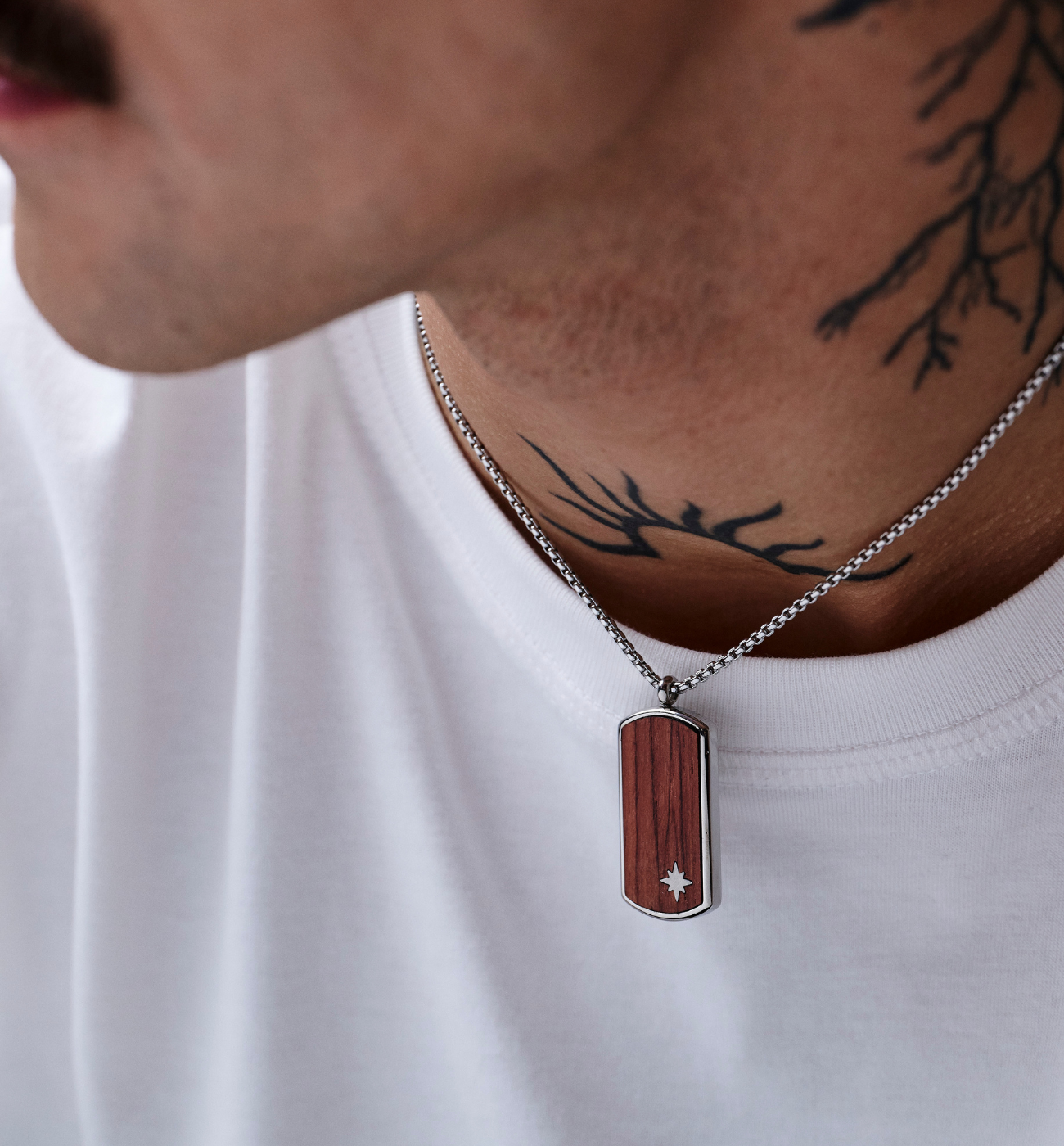 Naszyjnik męski z drewnianą zawieszką - By Dziubeka