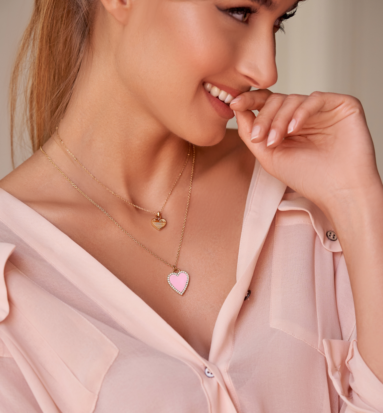Naszyjnik złoty z różowym sercem z cyrkoniami Cassandra NSA0646