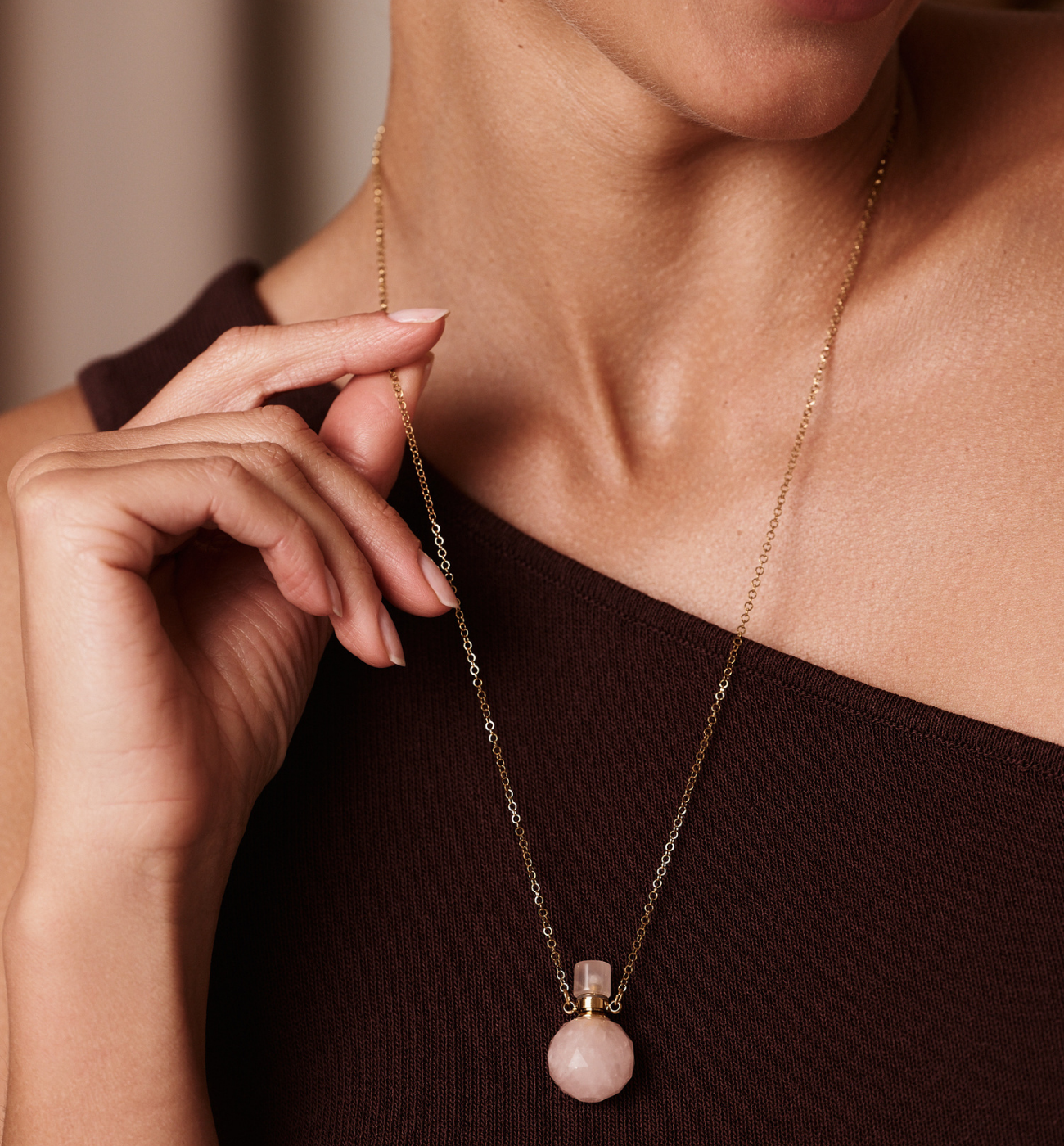 Naszyjnik z perfumetką z różowego kwarcu - By Dziubeka
