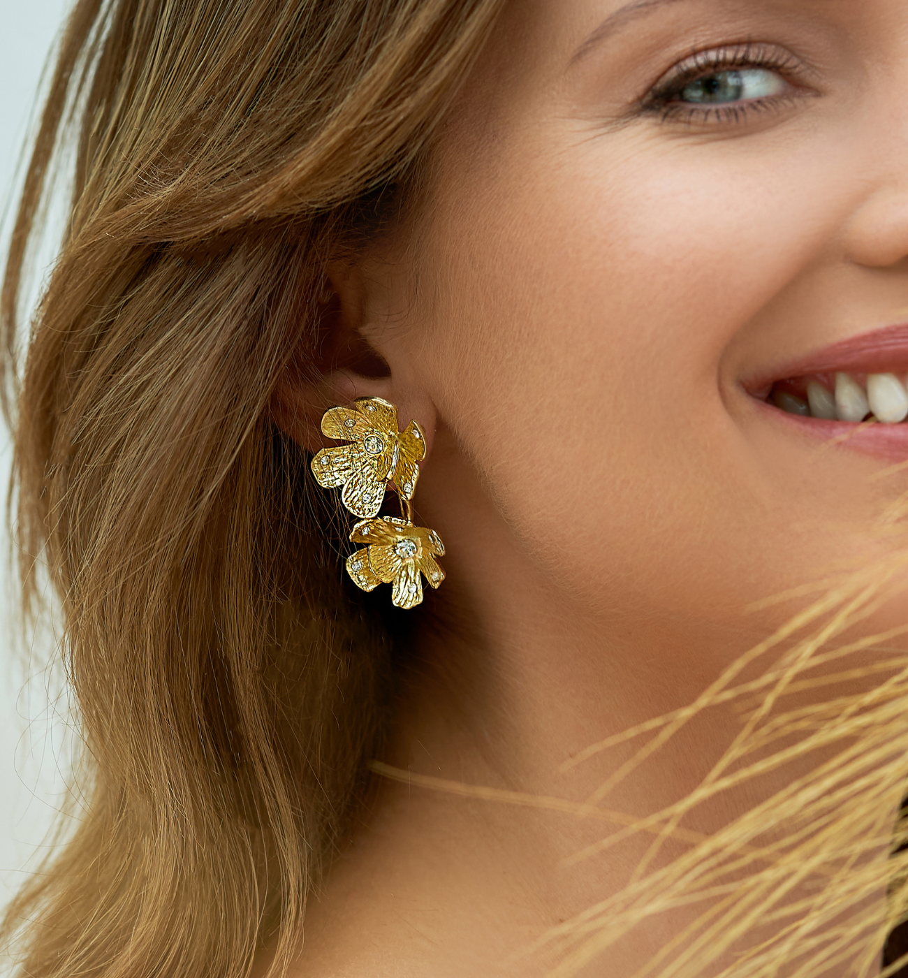 Kolczyki złote z kwiatami Rnchanté KSS1505