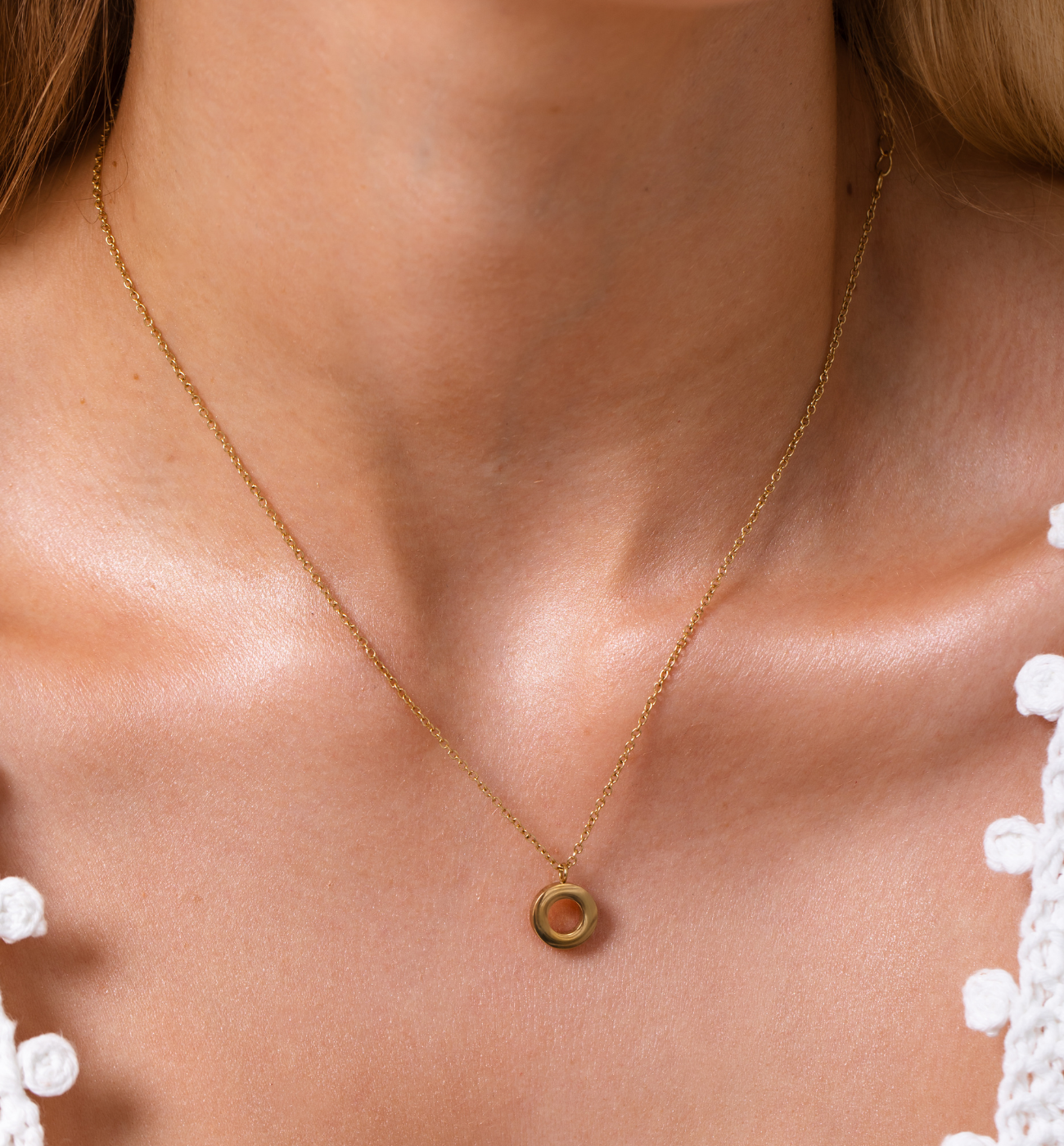 Naszyjnik z okrągłą zawieszką złoty NSA1487