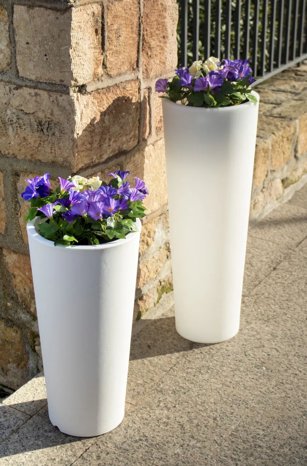 Abruzzo Gardena Moderno Matteo stojąca zewnętrzna 1x40 W biały ABR-LODM-E27