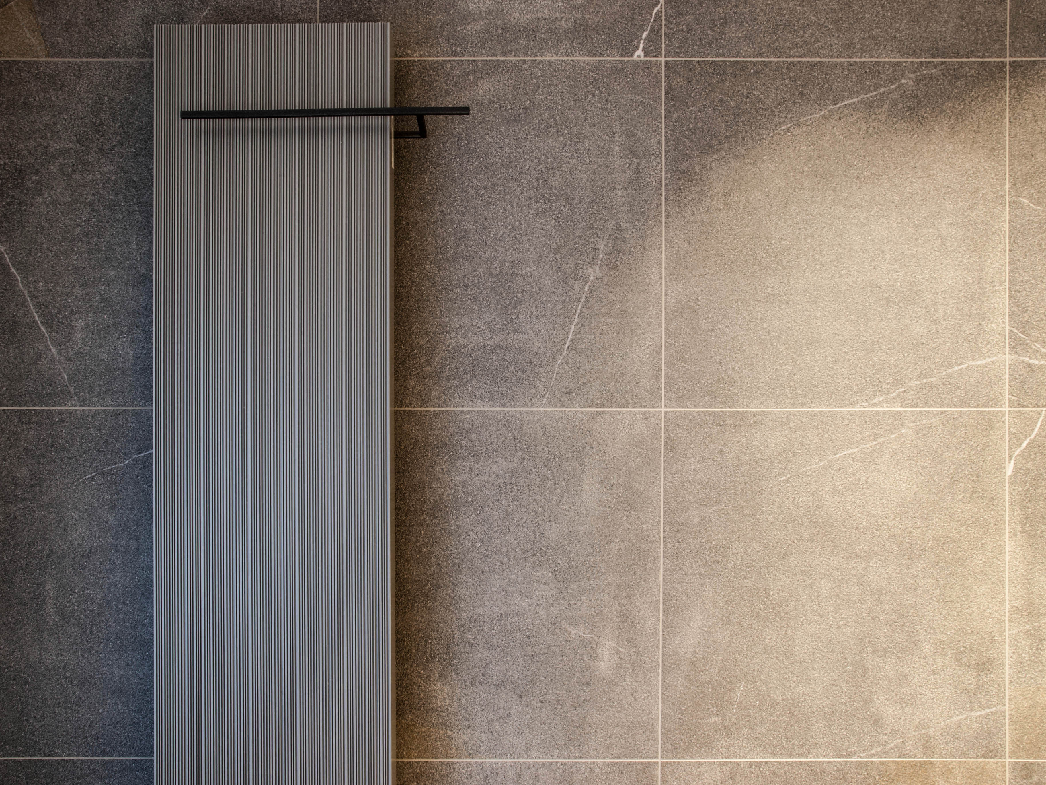 Kermi poręcz do grzejnika 44 cm czarna ZC01160009