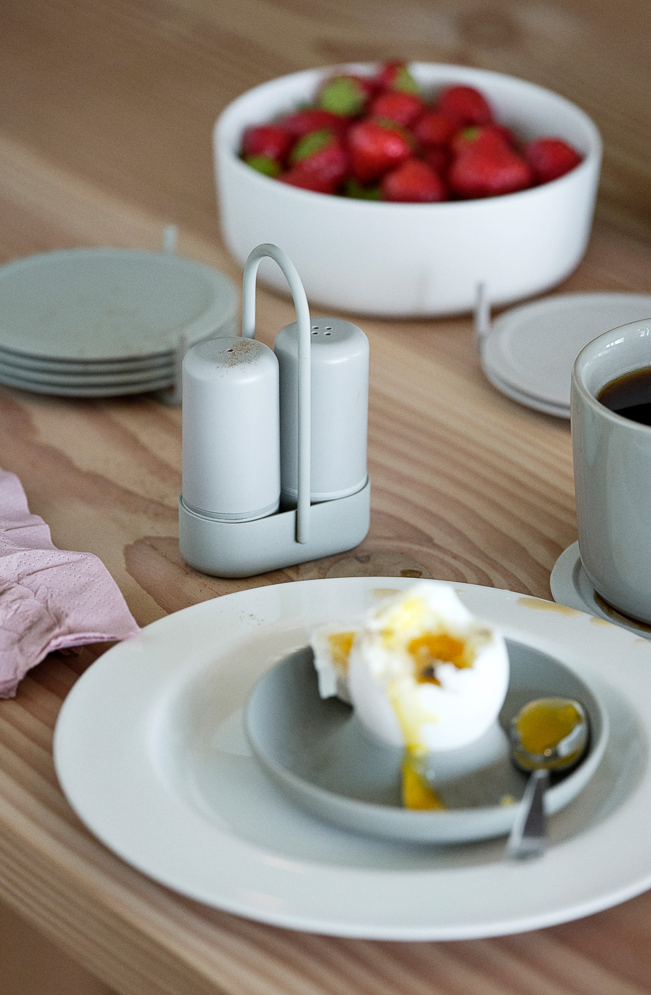 Zone Denmark Solo pojemnik na sól i pieprz 6,5x3,3x8,9 cm czarny 10542