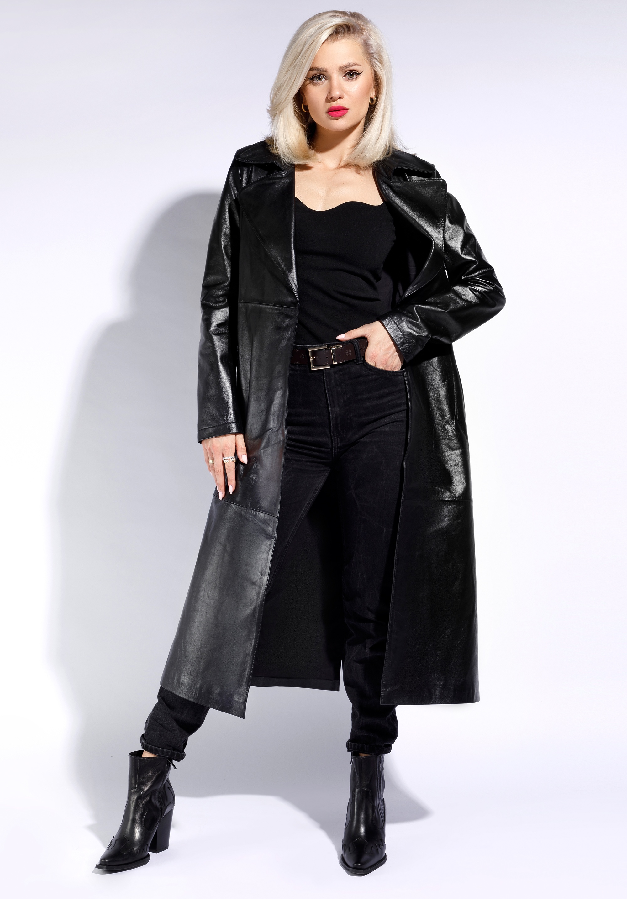 Damski płaszcz skórzany z paskiem czarny