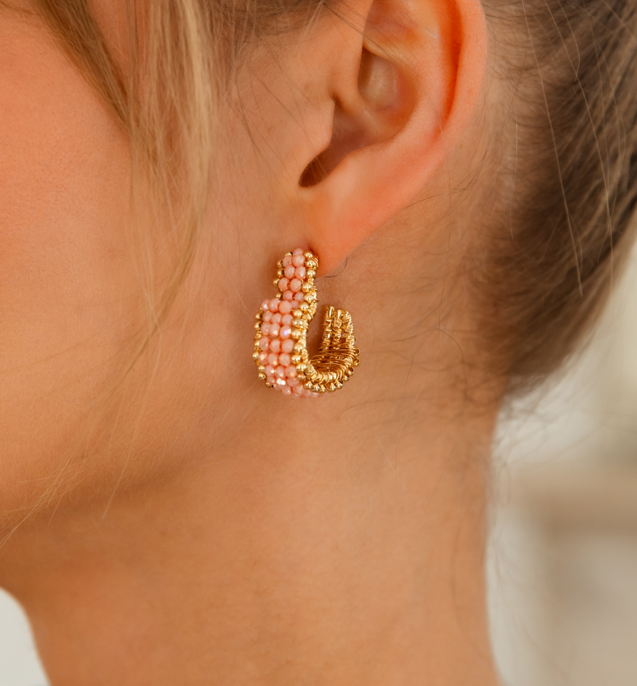 Kolczyki serca z brzoskwiniowymi kryształkami KWE0180 - By Dziubeka