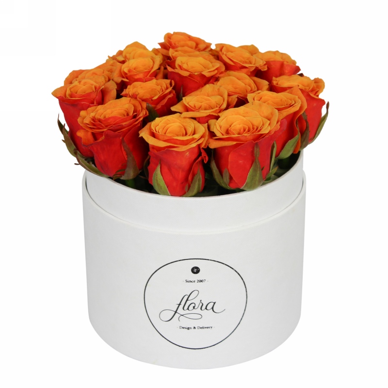 FlowerBox - pomarańczowe róże w pudełku (średni)