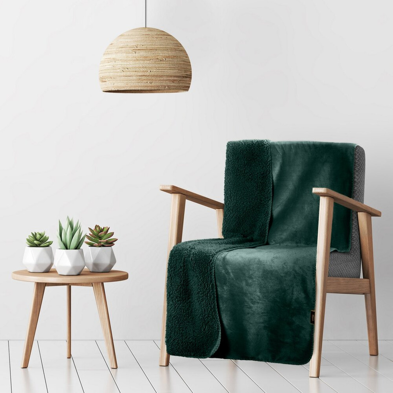 Koc fotelowy 70x160 cm TERRIA ciemnozielony dwustronny z tkaniny barankowej