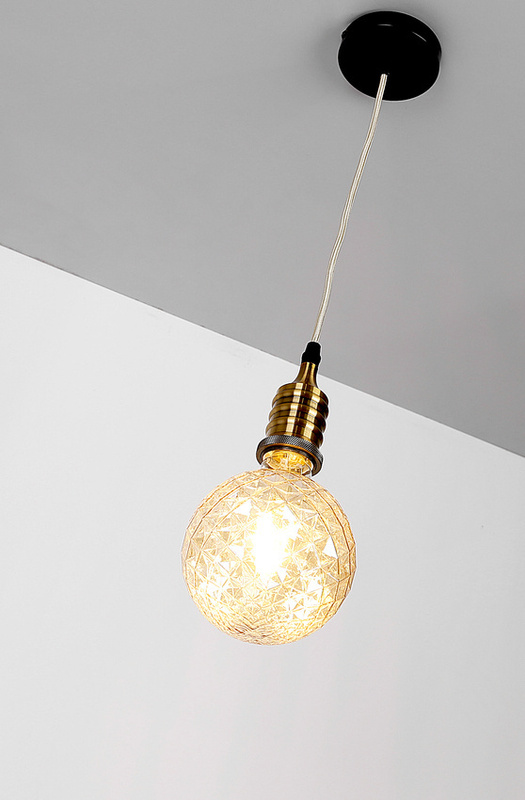 Czarne zawiesie metalowe do lampy wiszącej E27 industrialne patyna