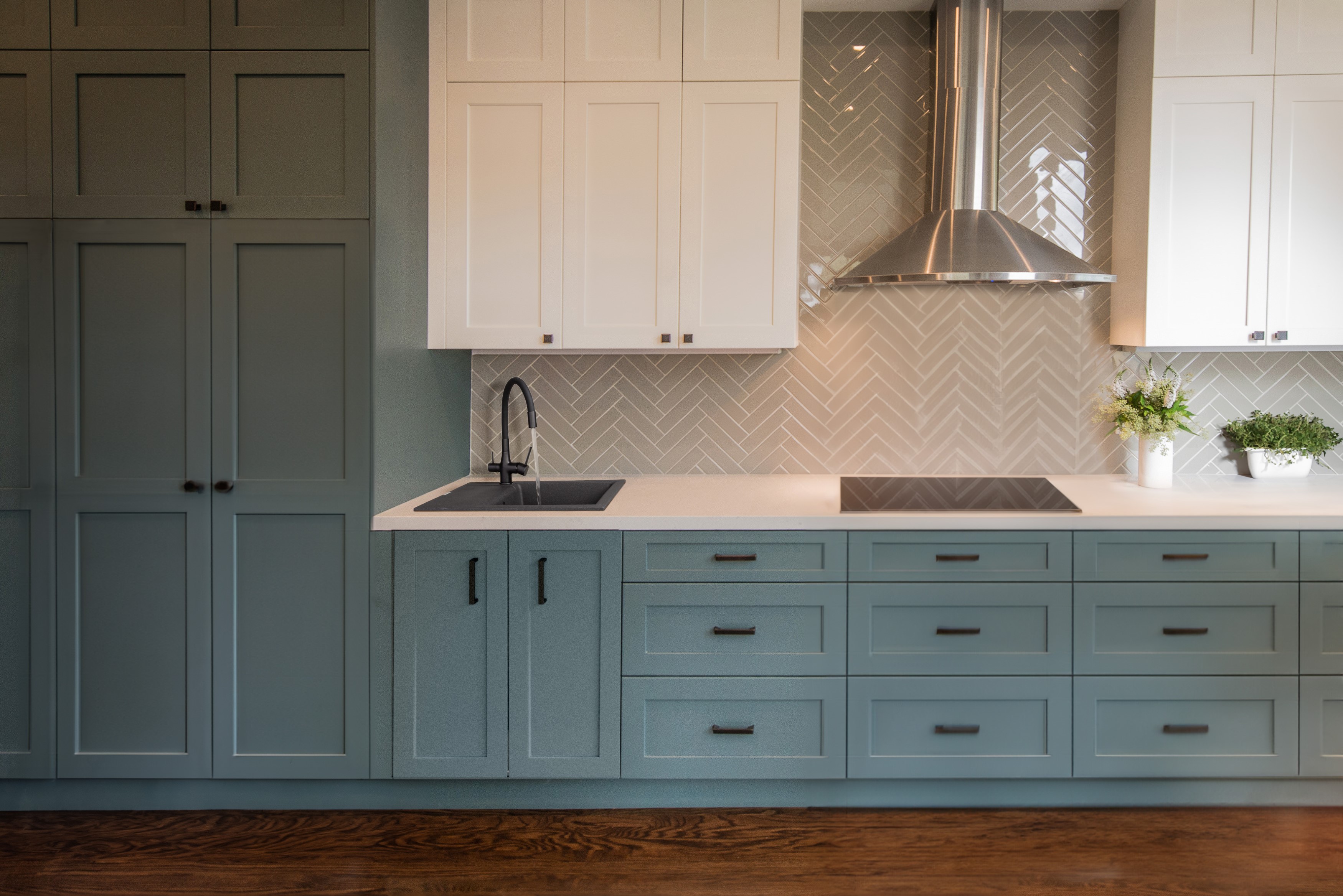 Invena Glamour bateria kuchenna z filtrem stojąca czarna BZ02F04