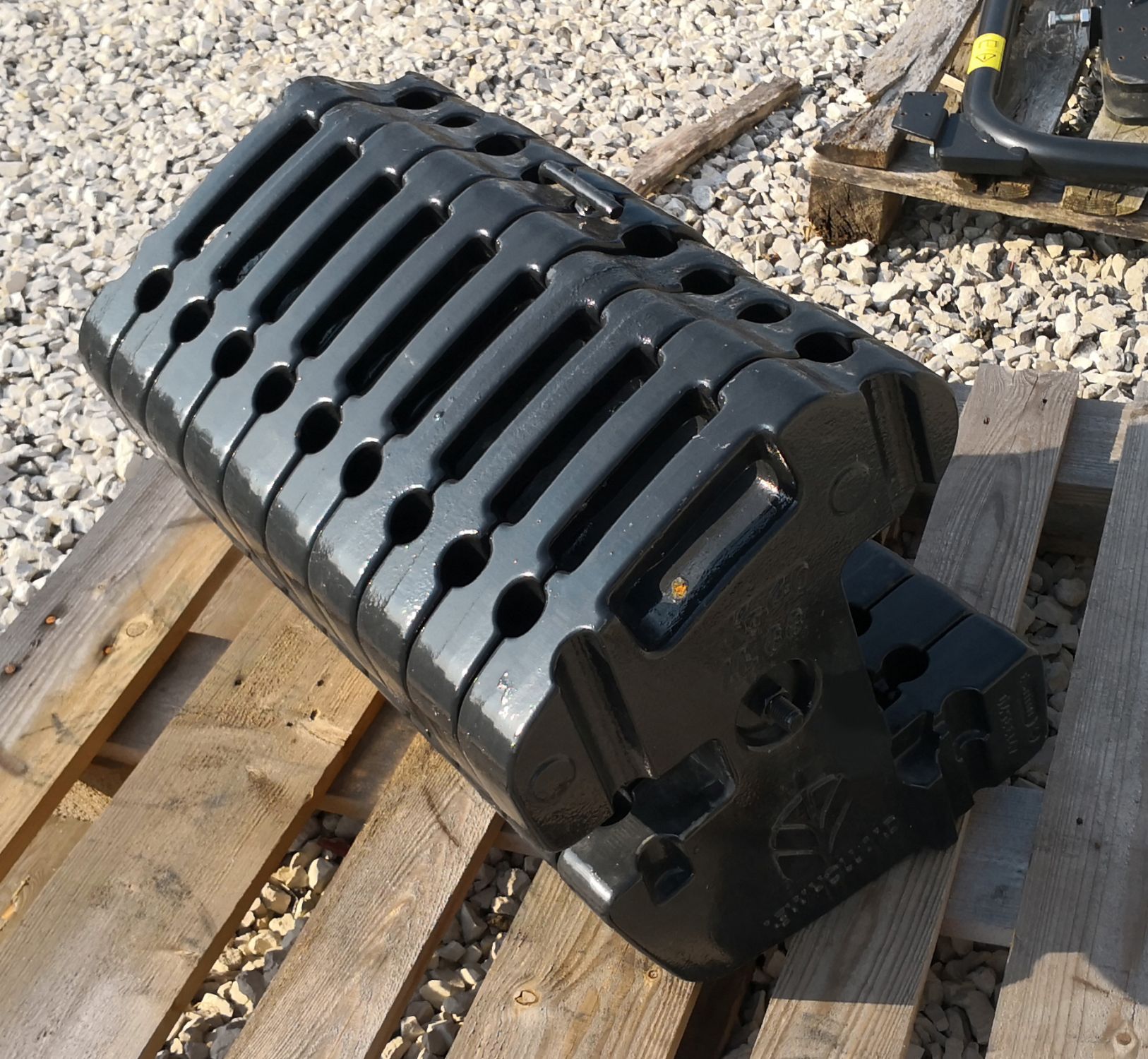 Obciążnik przedni 10x40 kg New Holland T4 T5 47133570 CNH