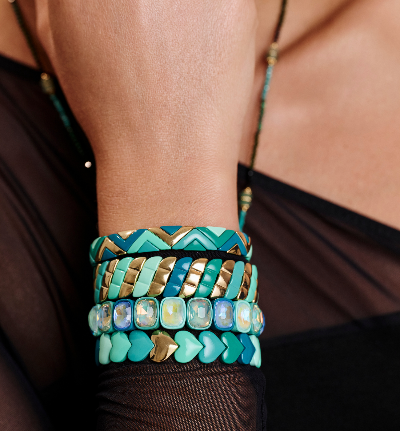 Zestaw bransoletek w odcieniach turkusu i złota ZN0091
