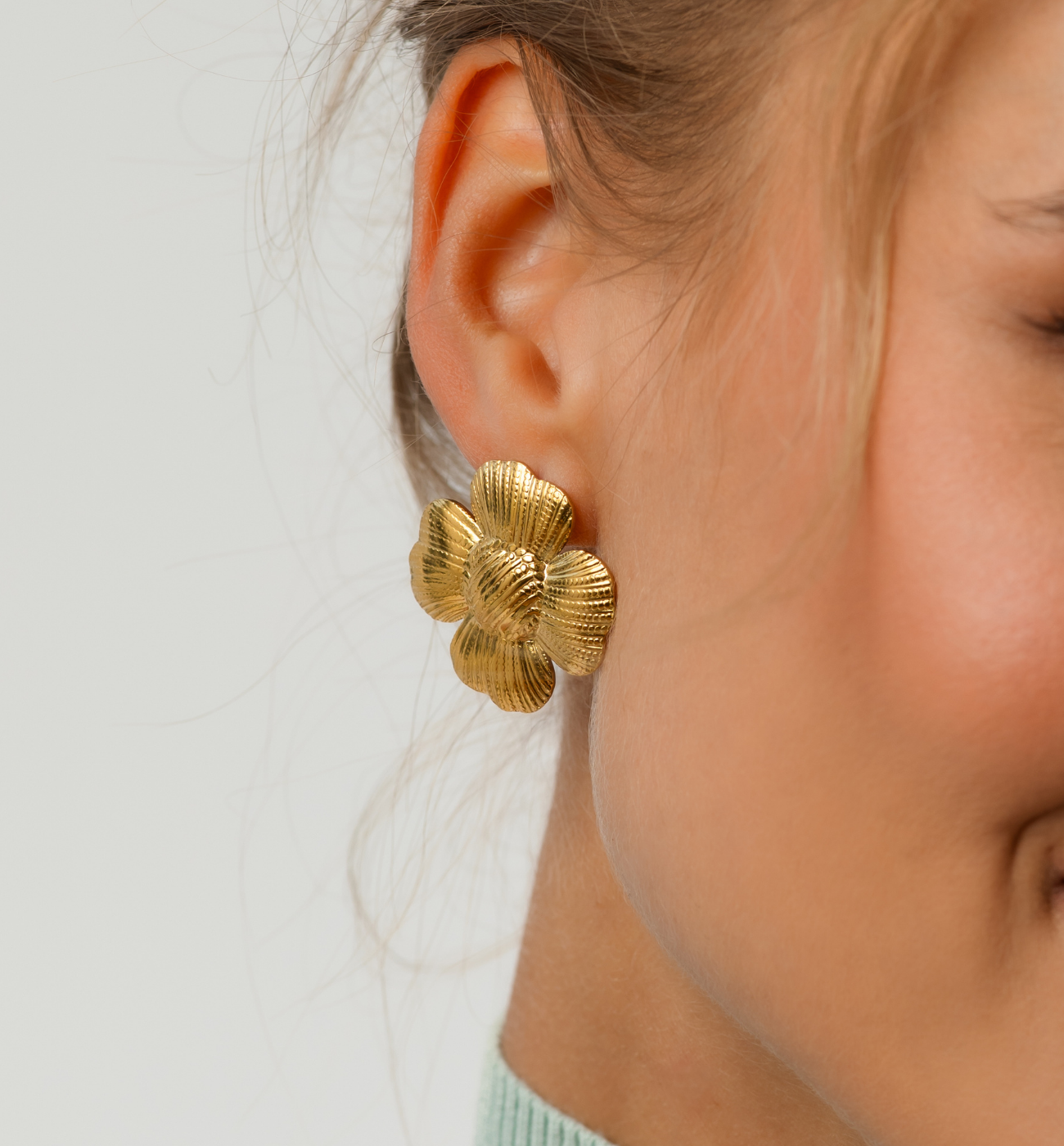 Kolczyki kwiaty złote Radiant Gleam KSA2006