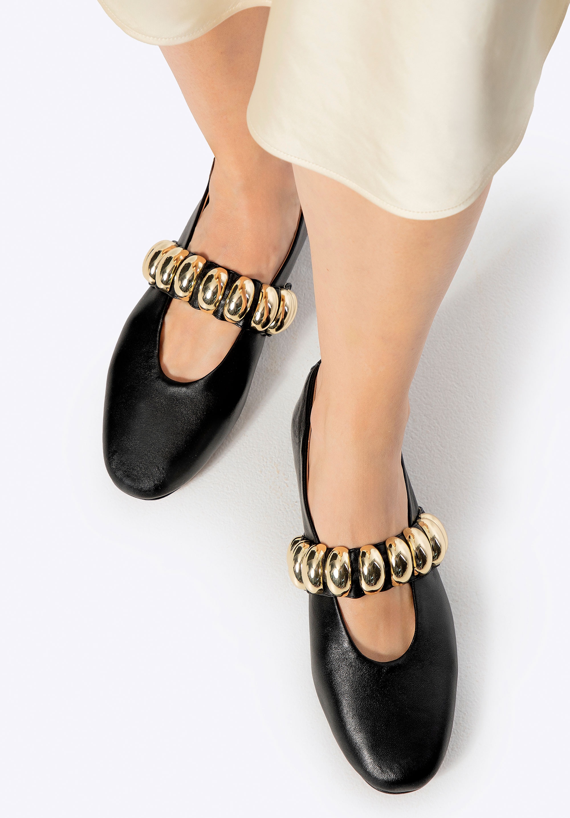 Baleriny ze skóry naturalnej z błyszczącym paskiem czarne