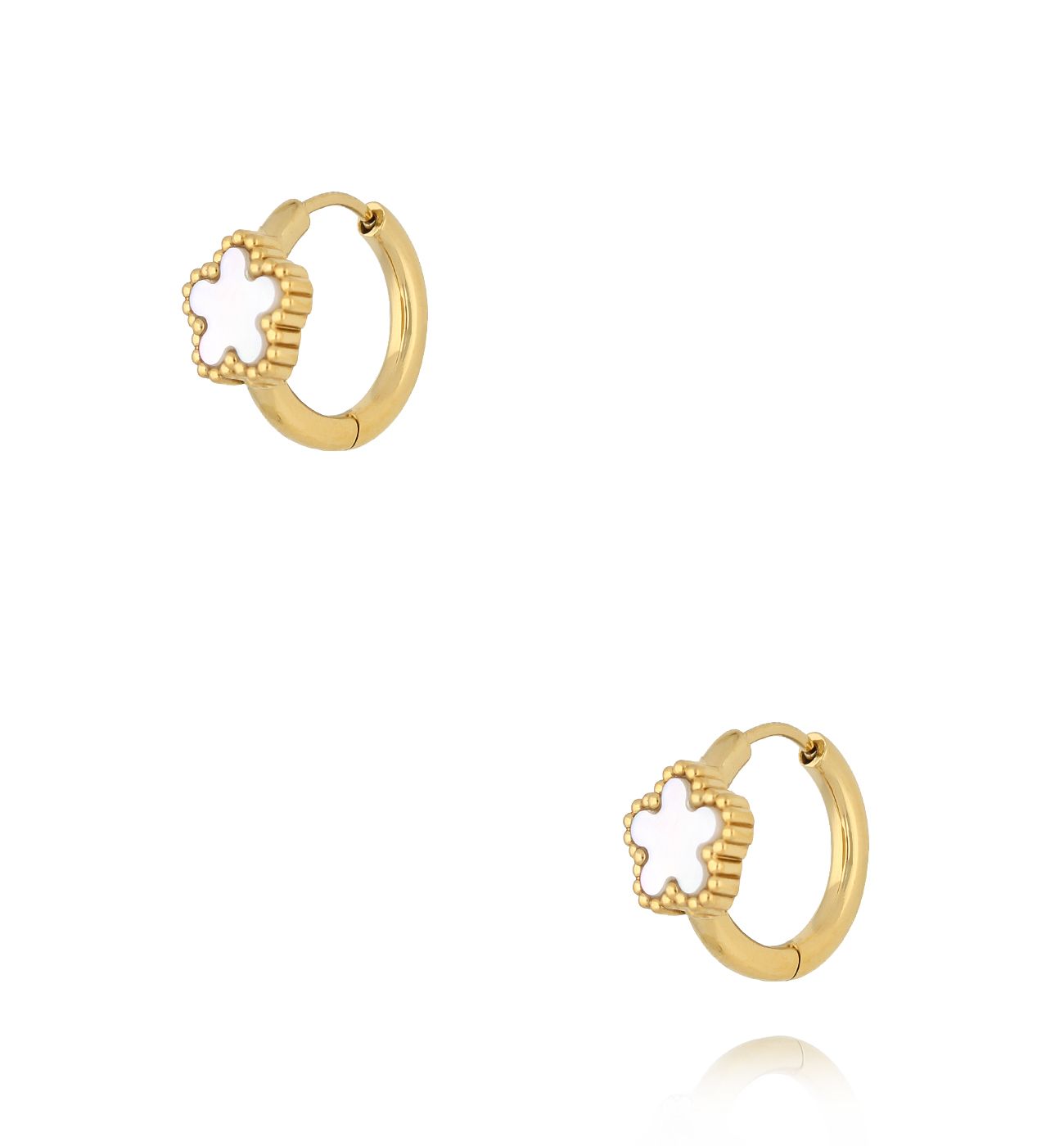 Kolczyki kółka z perłowymi kwiatuszkami - By Dziubeka