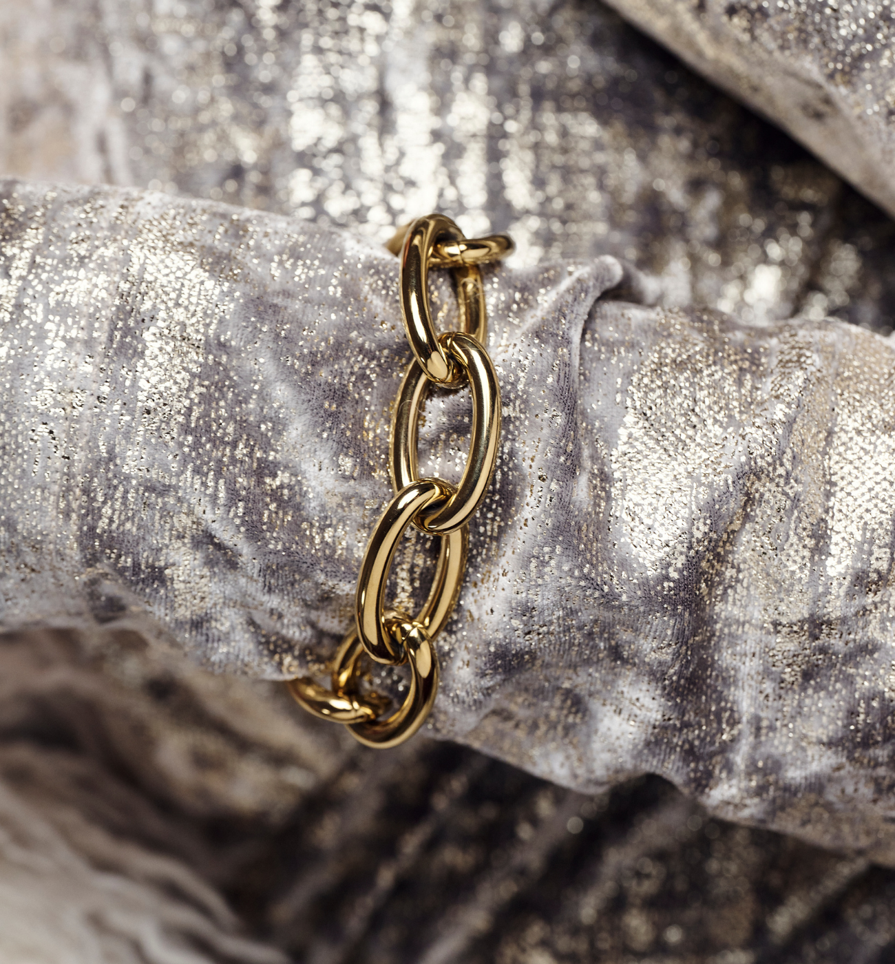 Bransoletka z masywnych ogniw w złotym kolorze BEA0059 - By Dziubeka