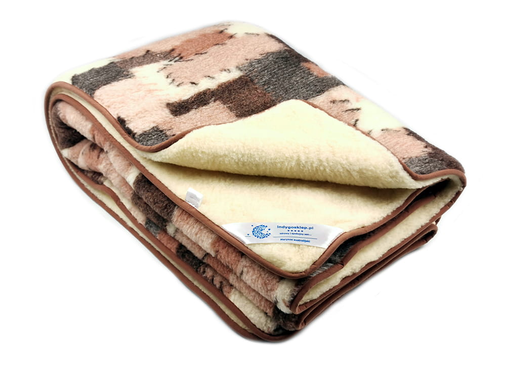 Kołdra wełniana merynos australijski wzór łatki 200x220 (+-5cm)
