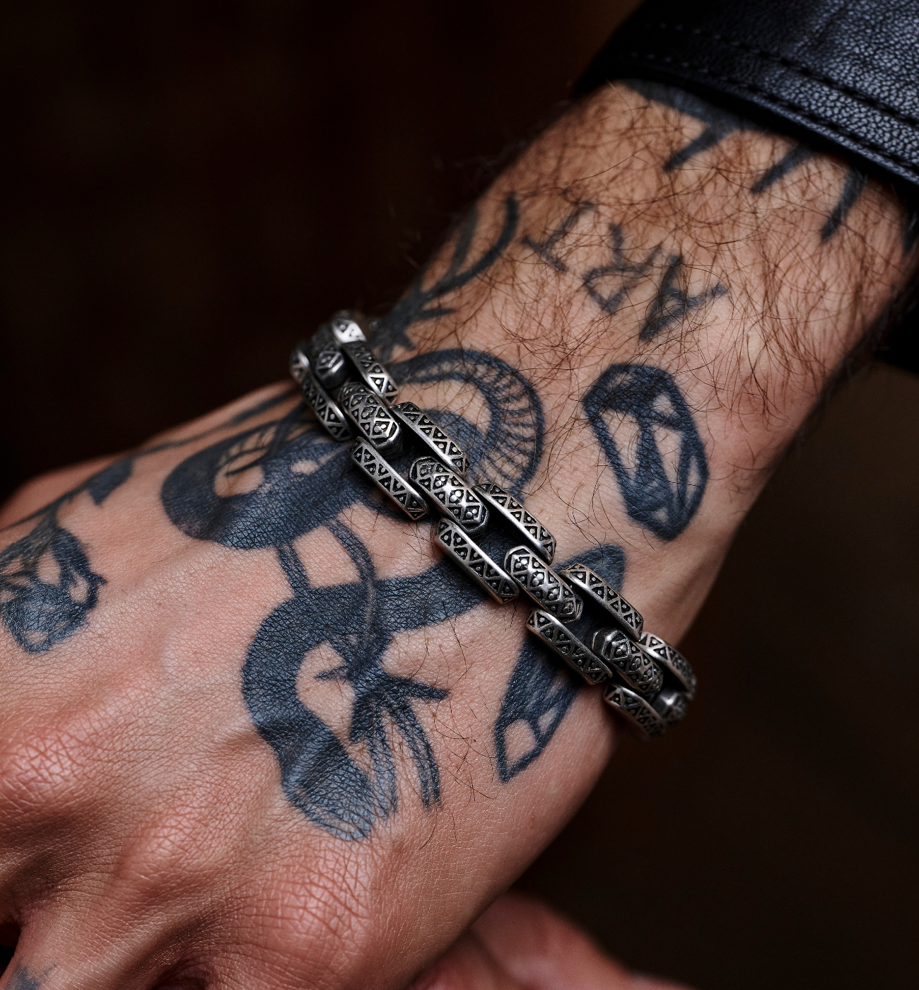 Bransoletka męska czarna z łańcuchem Manni BMITC0714