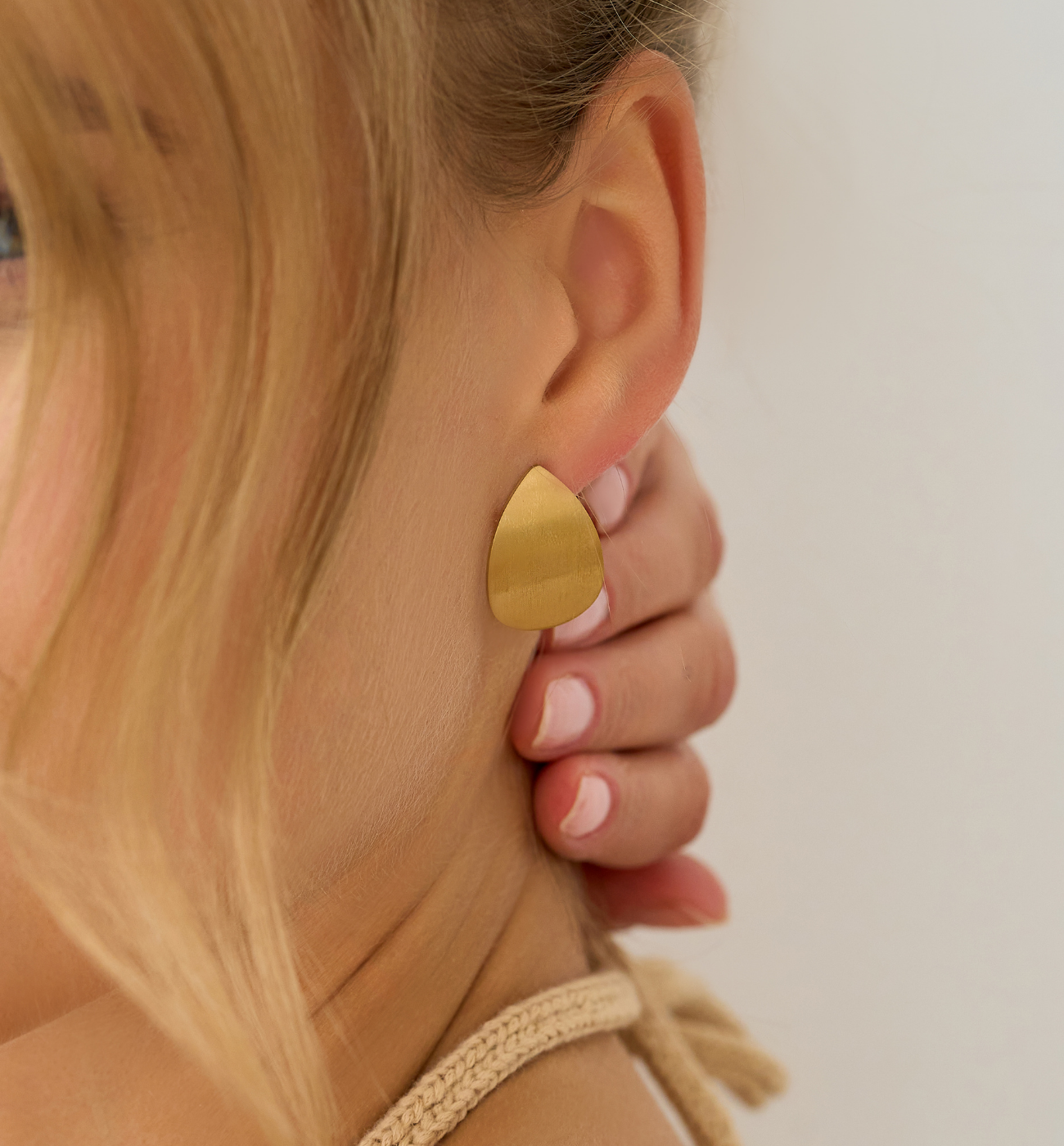 Kolczyki złote łezki satynowe Pure Harmony - By Dziubeka