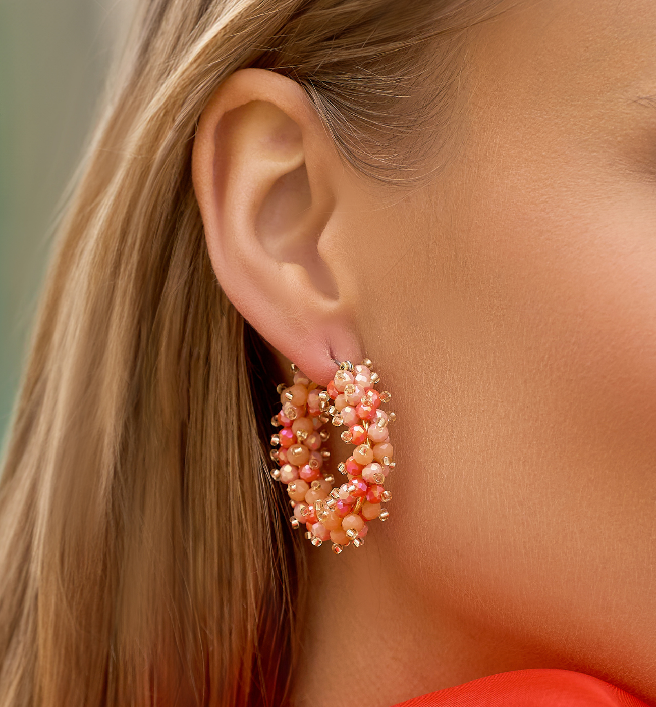 Kolczyki okrągłe z malinowymi kryształkami KWE0313