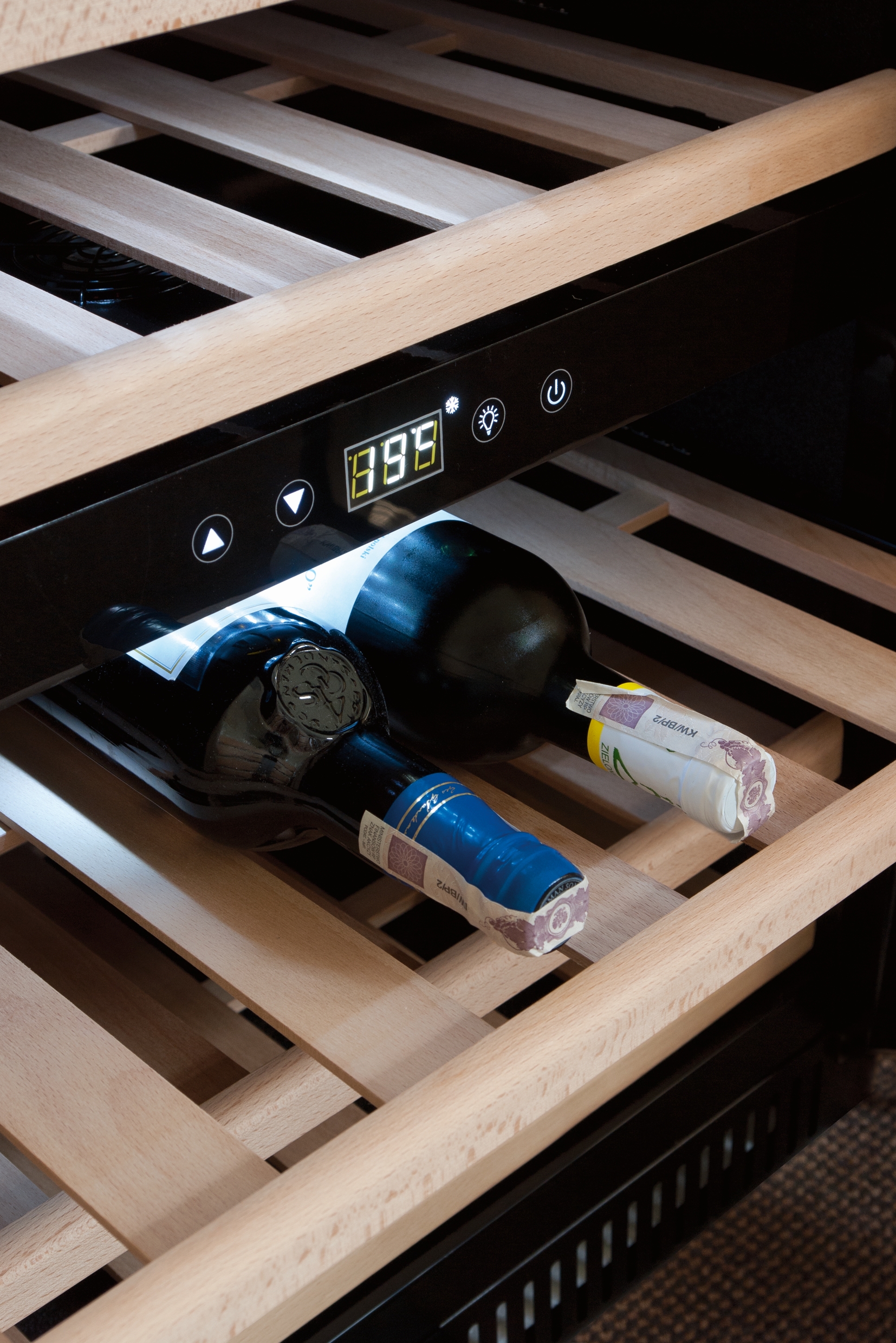 Berg BRGSW chłodziarka do wina 40 butelek do zabudowy BRGSW40L