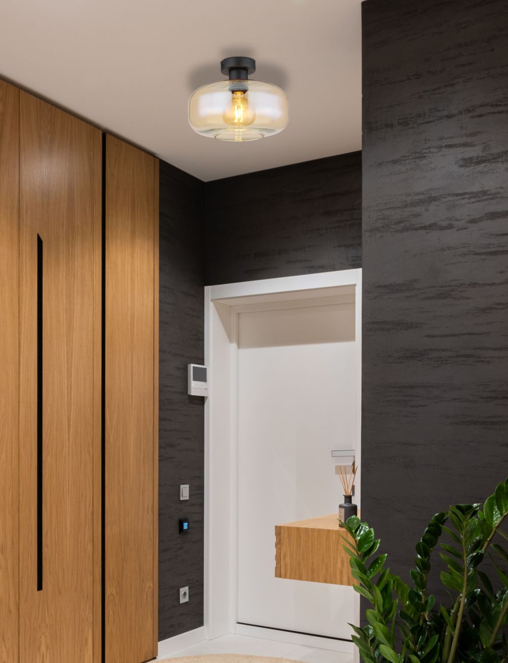 Globo Lighting Giuseppe lampa podsufitowa 1x40W czarny mat/bursztynowy 15566DA