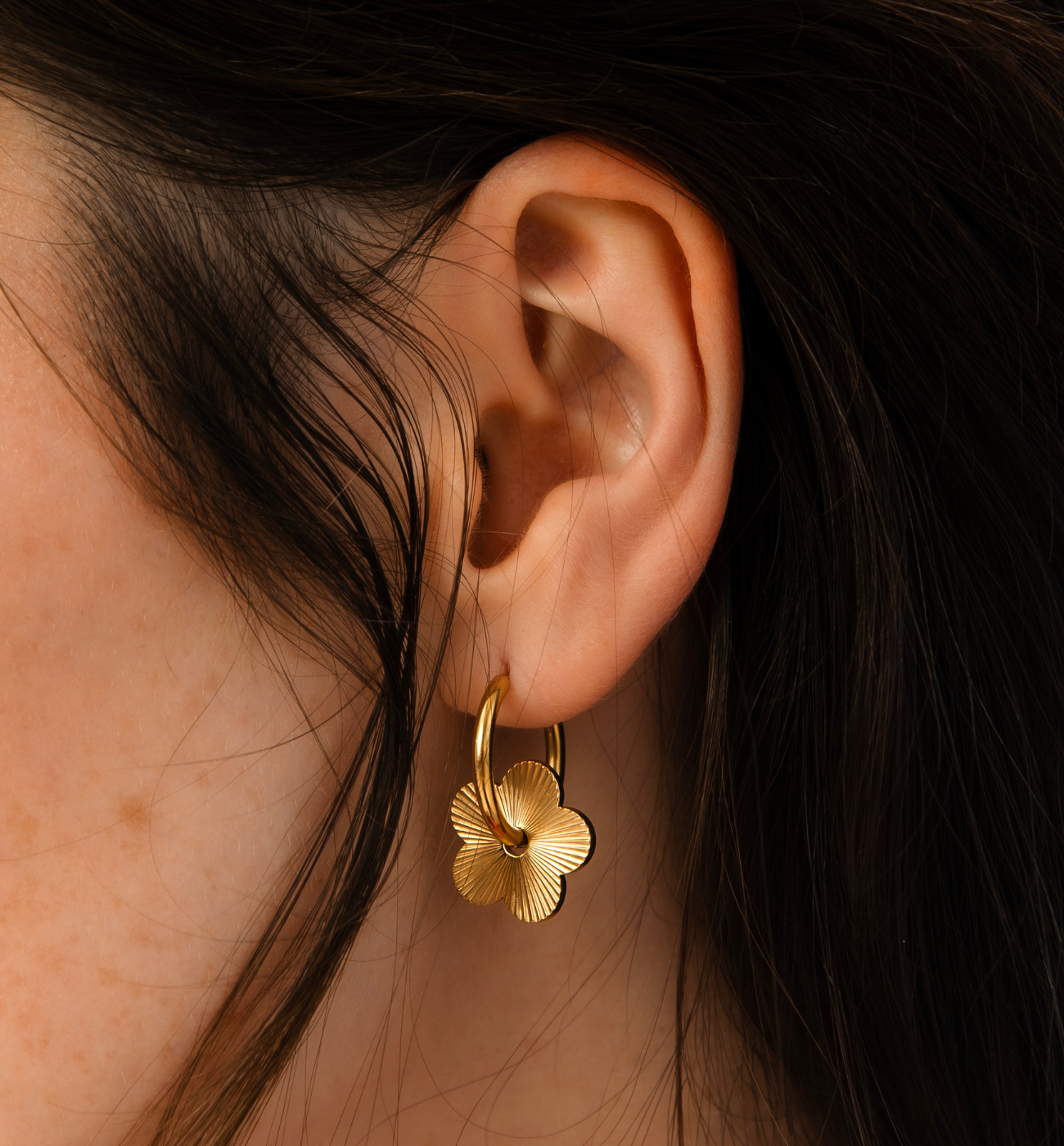 Kolczyki kwiatki złote Floral Radiance - By Dziubeka