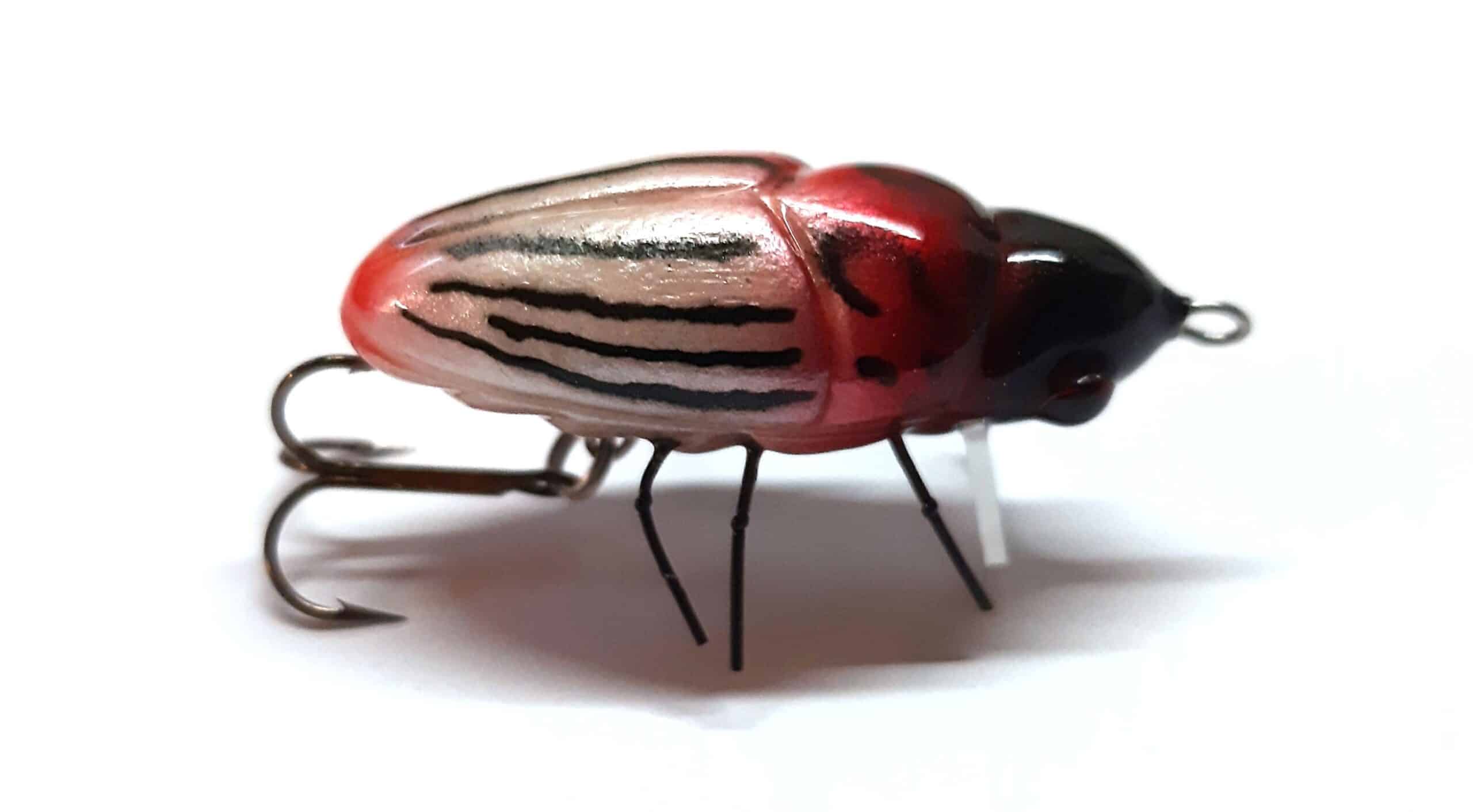 Microbait Wobler Smużak Great Beetle Colorado 3,2cm Pearl Red