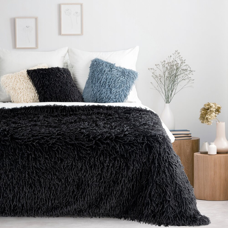 Czarny koc futrzany 130x170 cm AVELORE miękki i miły w dotyku