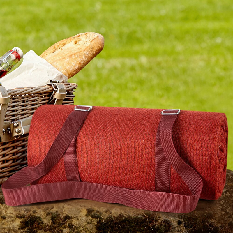 Koc piknikowy 130x150 cm BREEZ bordowy z geometrycznym wzorem