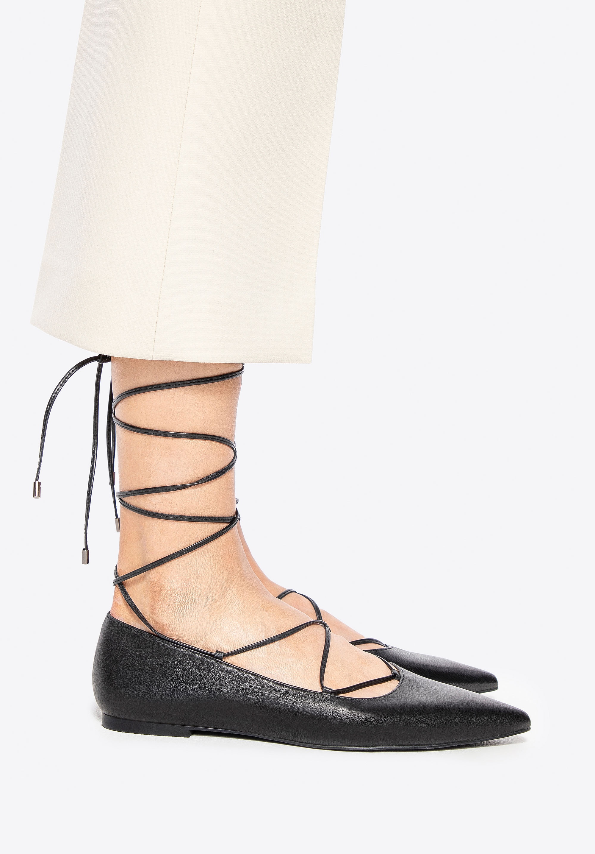 Baleriny ze skóry naturalnej w szpic czarne