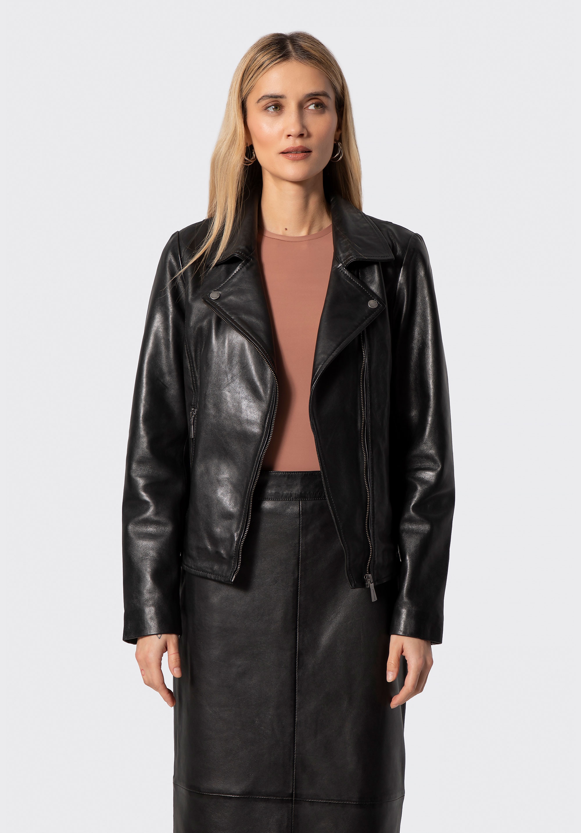 Damska kurtka ramoneska ze skóry naturalnej owczej czarna