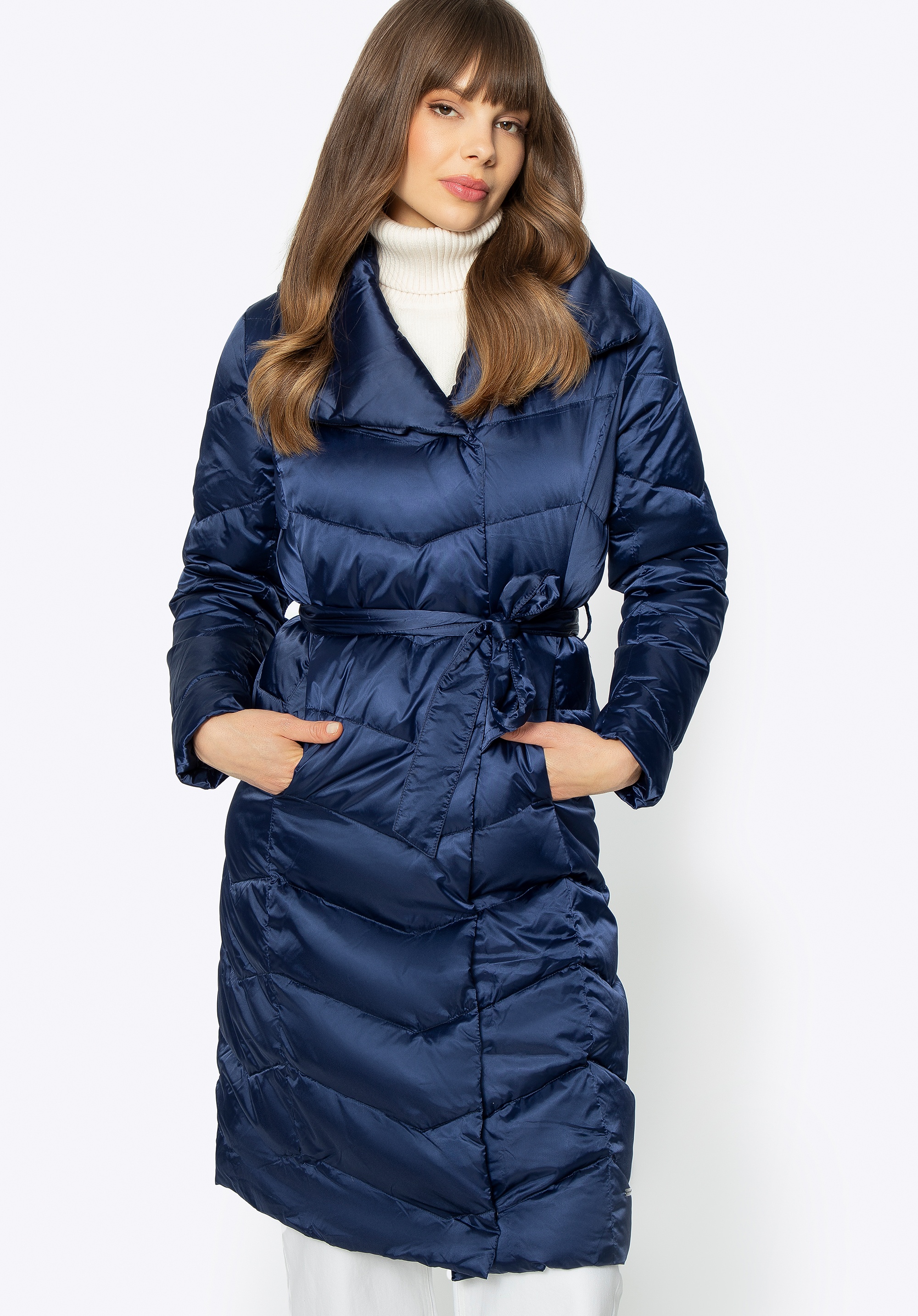Damski płaszcz puchowy z kapturem granatowy