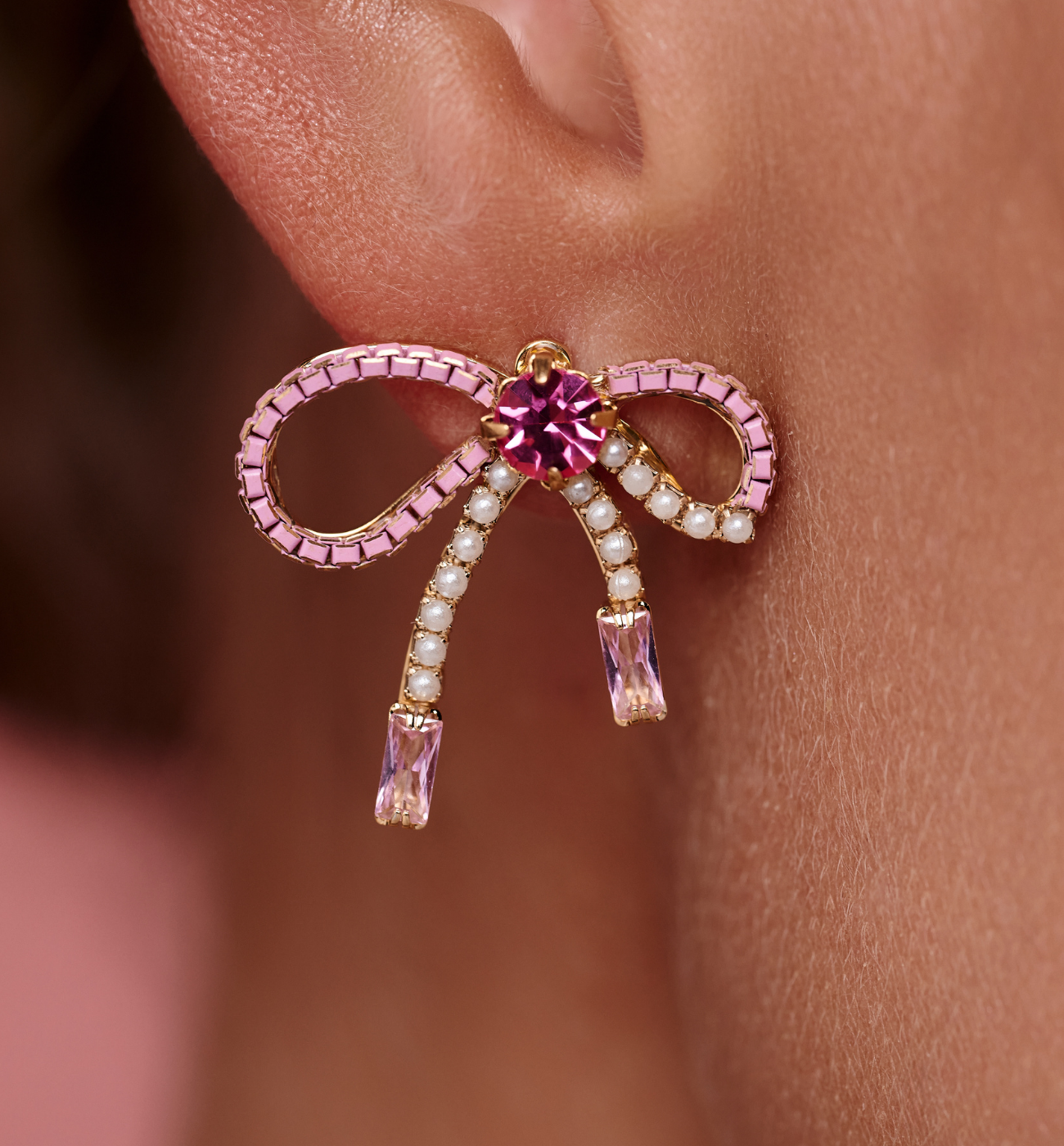 Kolczyki różowe kokardki z kryształkami KLU0134 - By Dziubeka