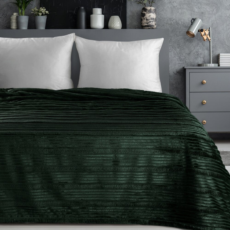 Koc 150x200 cm NINE flano ciemnozielony bardzo miękki z efektem 3D