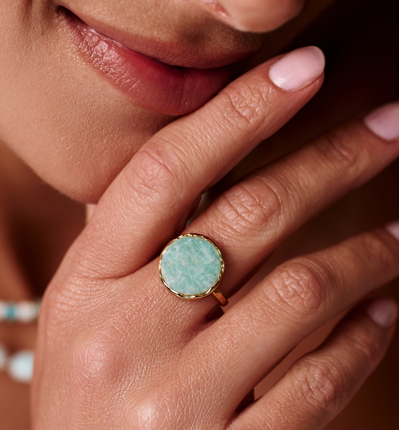 Pierścionek z amazonitem w złotej oprawie PEA0062