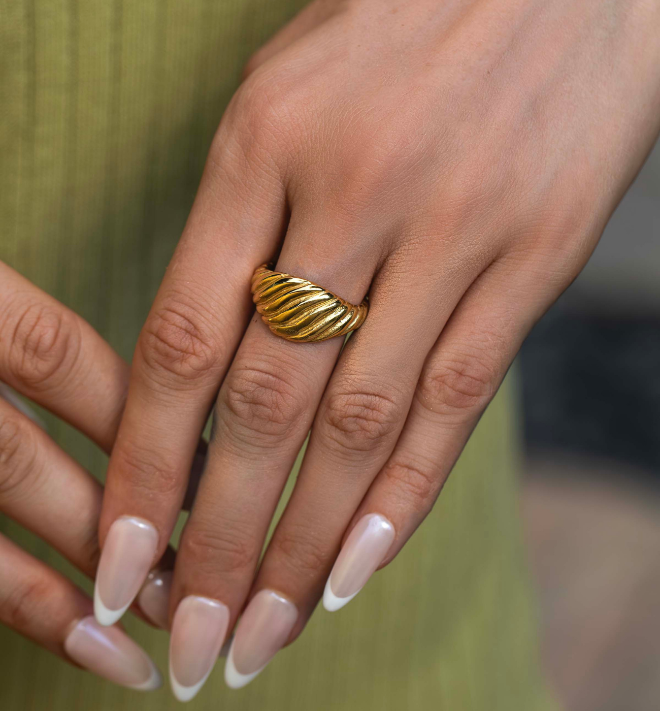 Pierścionek złoty skręcany Twist - By Dziubeka