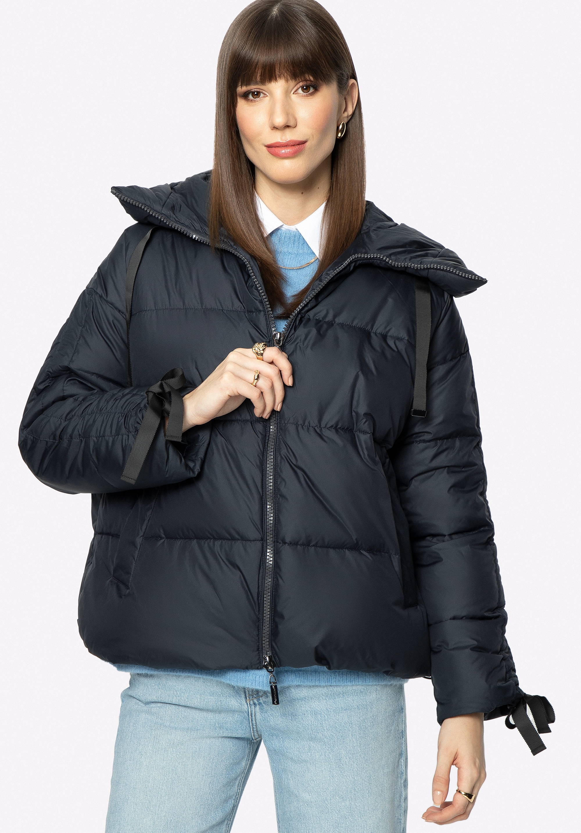 Dodatkowy rabat 25% - Damska kurtka oversize pikowana ze ściągaczami na rękawach granatowa