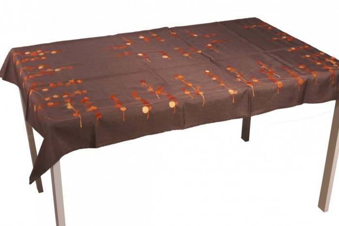 Obrus Haftowany Bruna 130x160 cm kolor: Brazowy