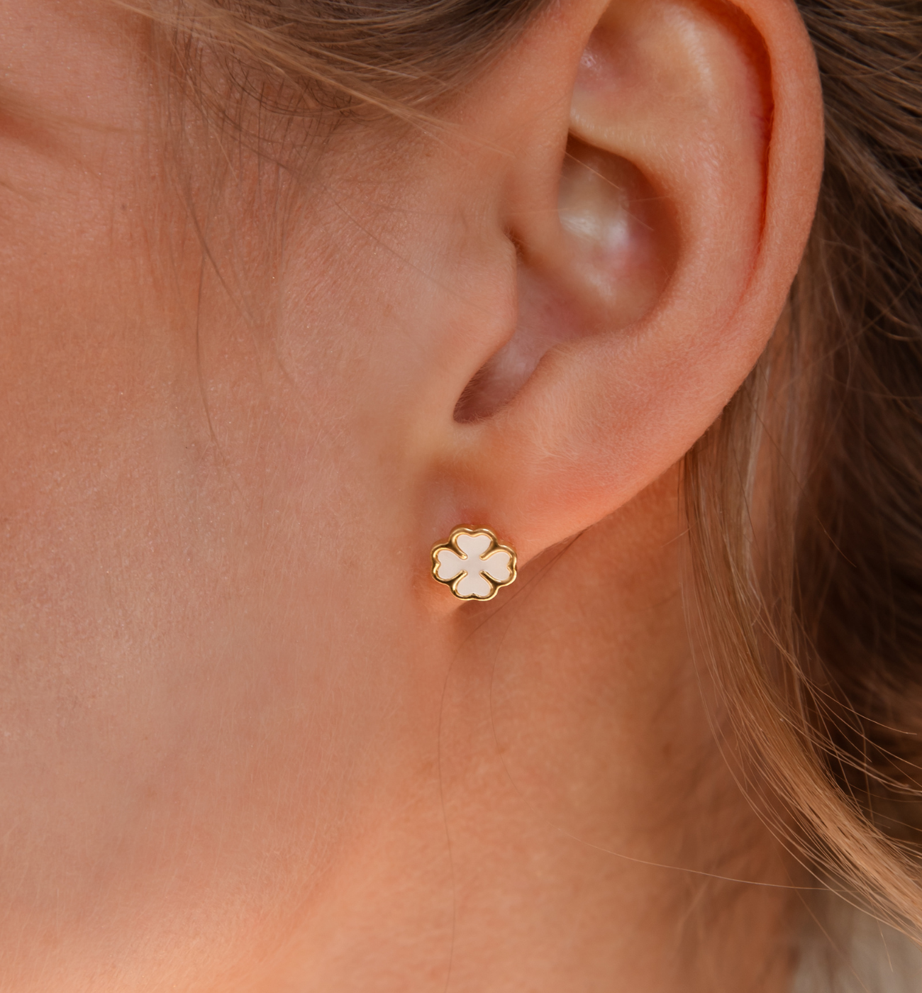 Kolczyki koniczynki z masą perłową złote KGG0026 - By Dziubeka