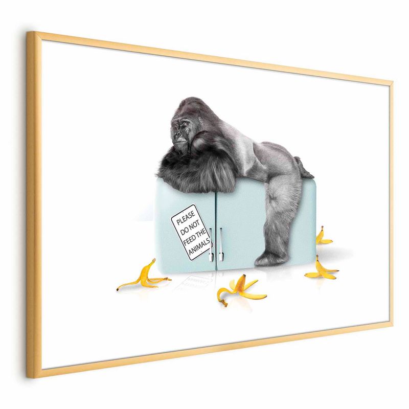 Plakat Artgeist Głodny goryl 60x40 cm z ramą złotą 1 szt