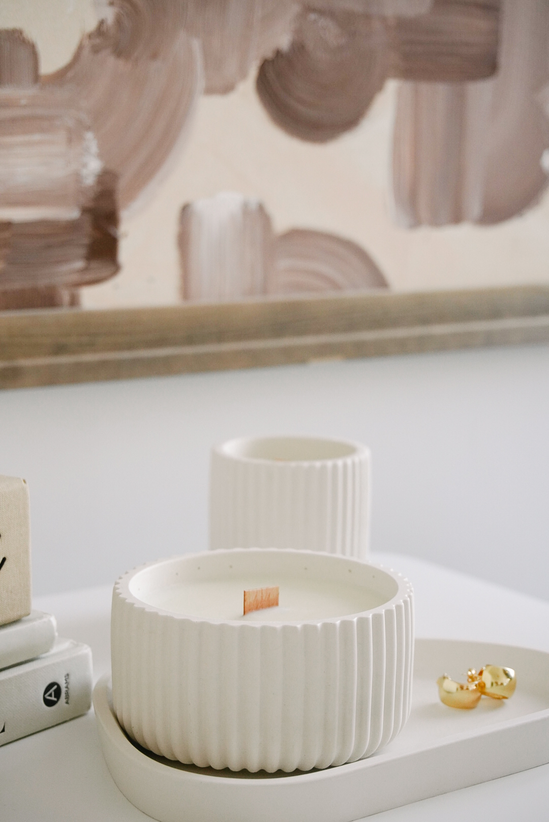 Lillow - Świeca sojowa ryflowana, szeroka - beż - Uszyto w Polsce