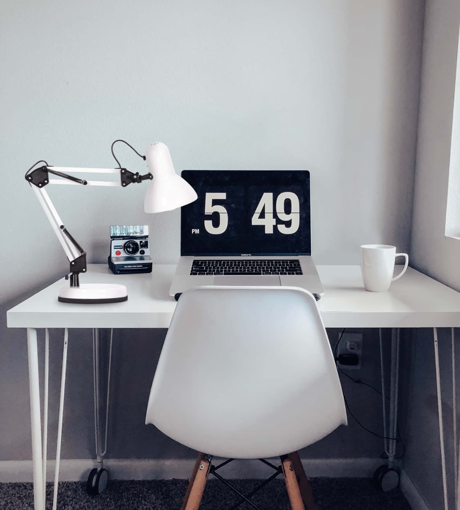 Kaja Cosmo lampa biurkowa 1x60W biały/czarny K-MT-COSMOBIAŁY