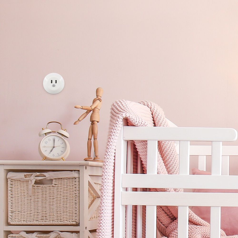 Rabalux Dembo lampka nocna do gniazdka 1x13,9 W biała 76012