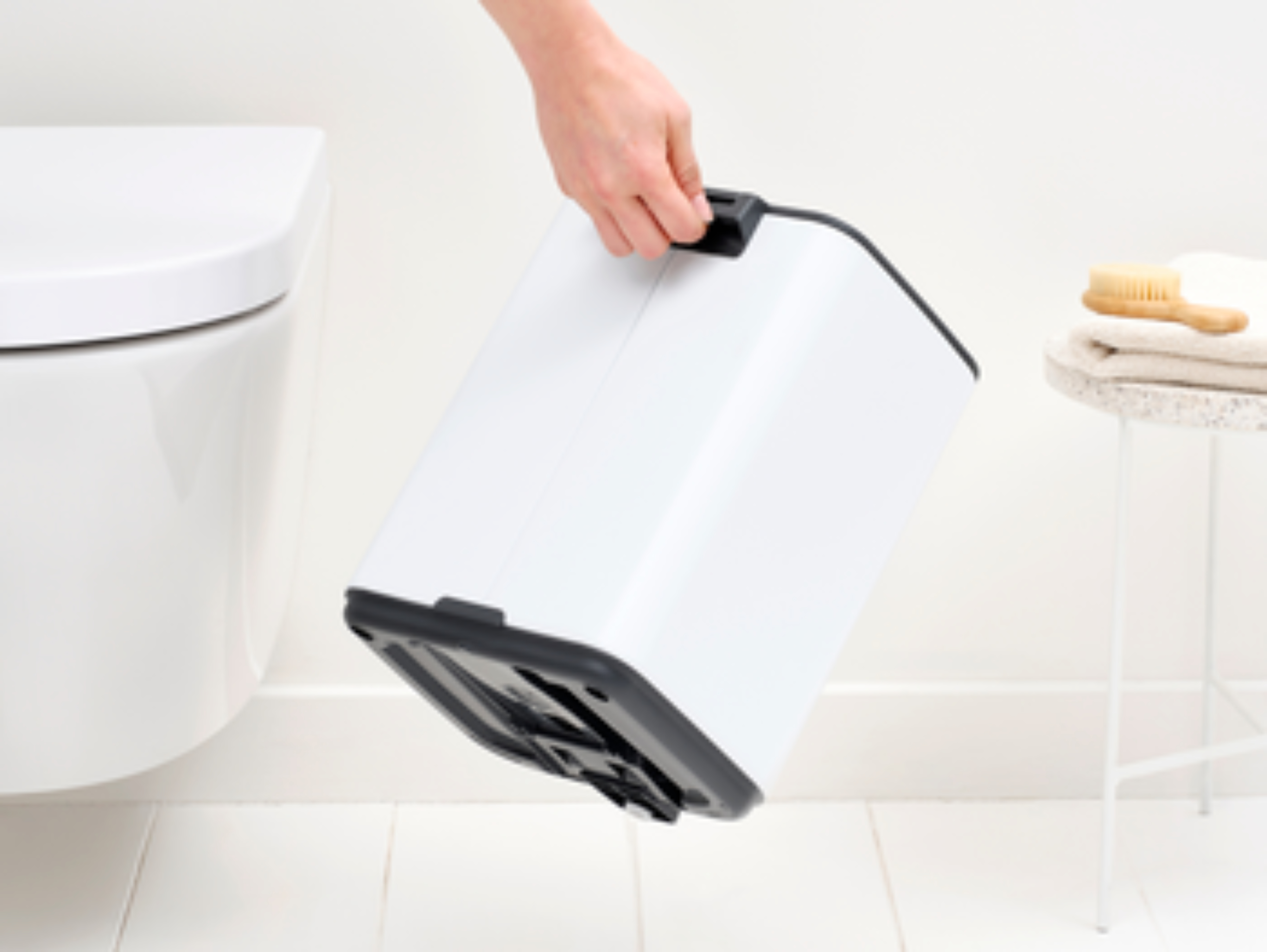 Brabantia Bo kosz na śmieci 7 l biały 236884