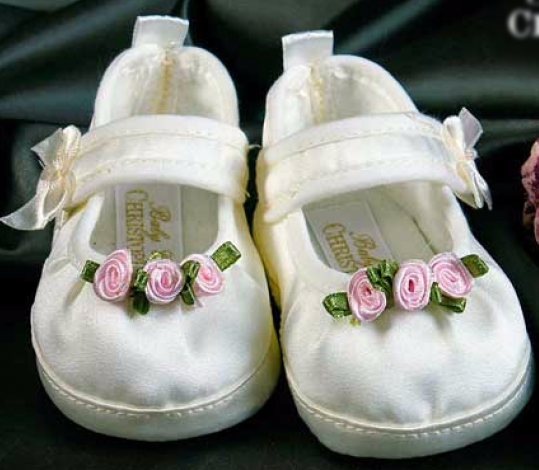 Buciki dla dziewczynki do chrztu atłasowe