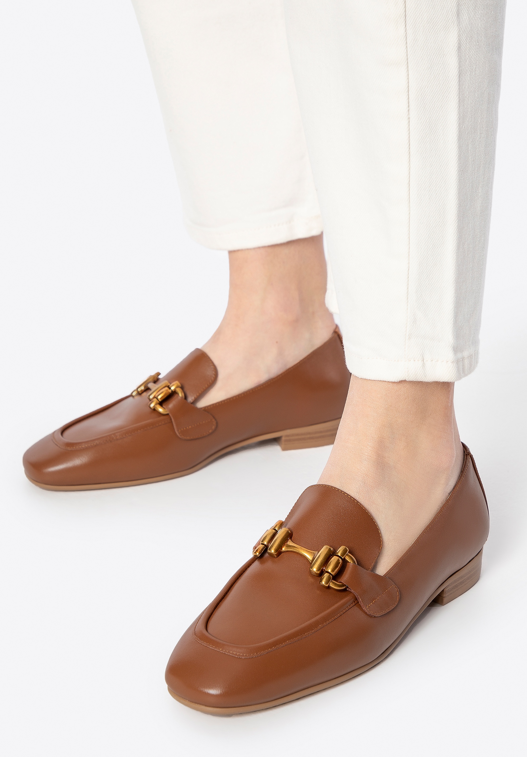 Skórzane damskie mokasyny z klamrą brązowe