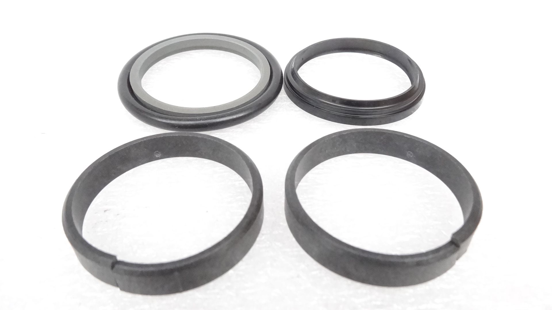 Zestaw uszczelniacza Massey Ferguson 3484387M91