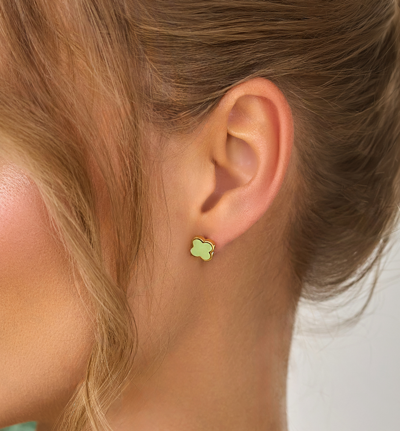 Kolczyki koniczynki z zieloną emalią Heureux - By Dziubeka